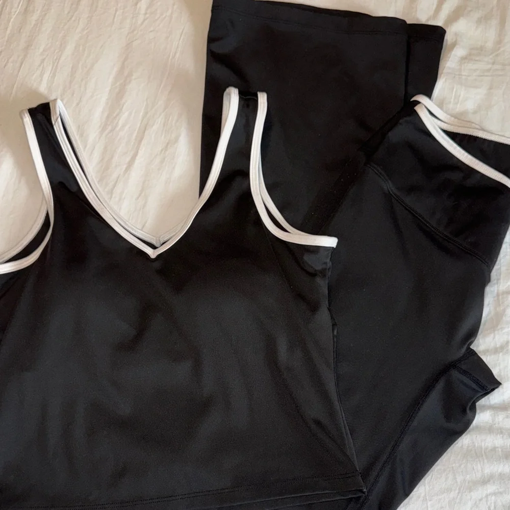 Set - Picture 4 of 4